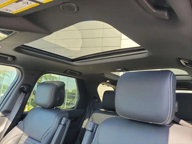 2025 Land Rover Discovery P300 S