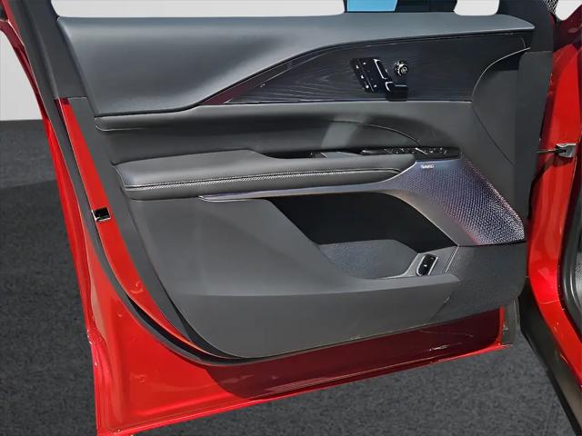 2025 Cadillac iQ Sport w/1SJ