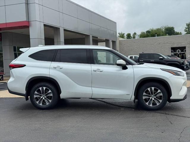 2022 Toyota Highlander Hybrid XLE