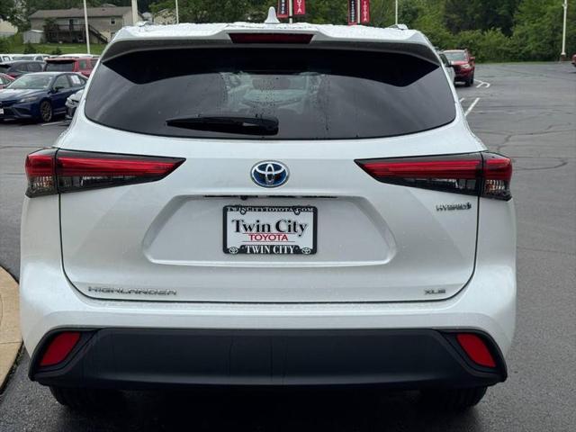 2022 Toyota Highlander Hybrid XLE