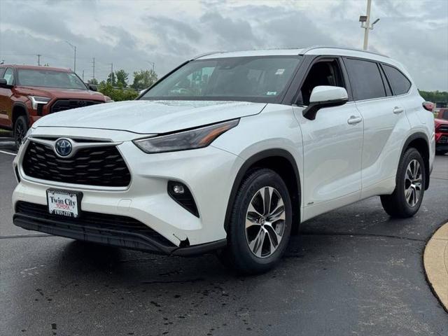2022 Toyota Highlander Hybrid XLE
