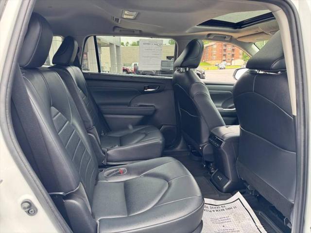 2022 Toyota Highlander Hybrid XLE
