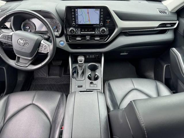2022 Toyota Highlander Hybrid XLE