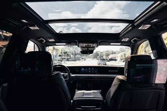 2025 Cadillac Escalade ESV V-Series