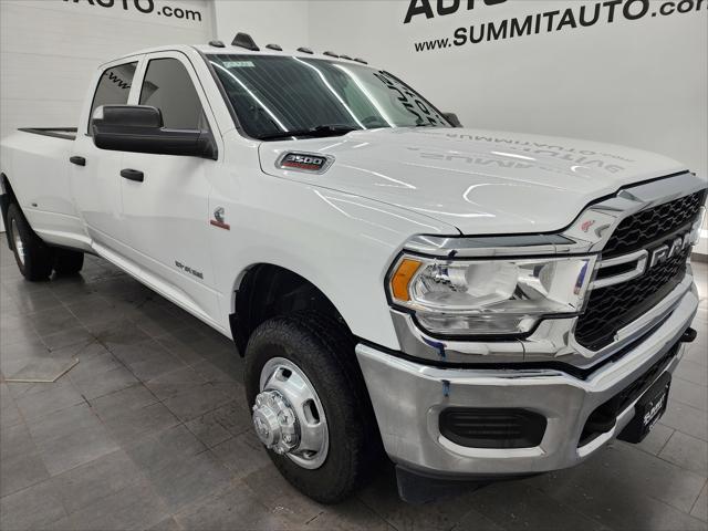 2022 RAM 3500 Tradesman Crew Cab 4x4 8 Box