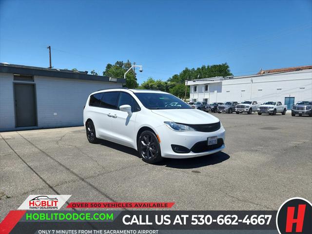 2020 Chrysler Pacifica 35th Anniversary Limited