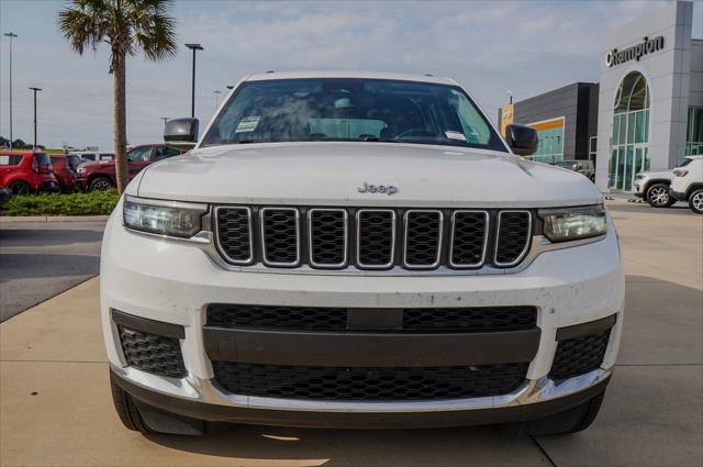 2022 Jeep Grand Cherokee L Laredo 4x2