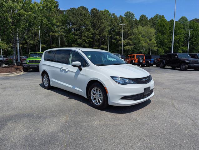 2023 Chrysler Voyager LX