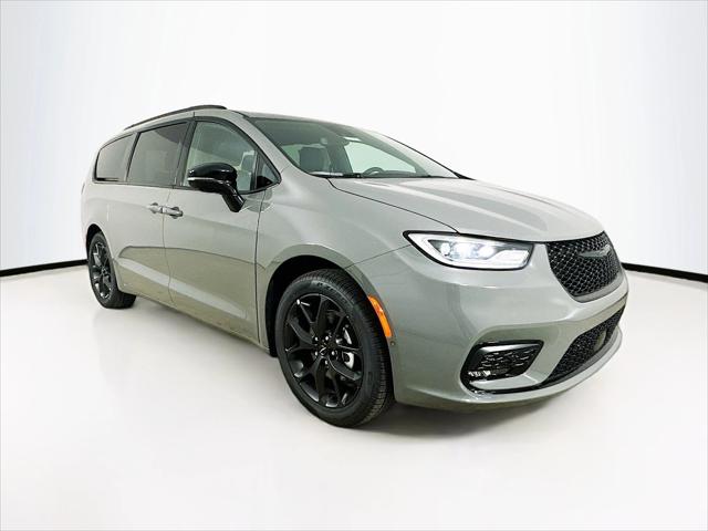 2025 Chrysler Pacifica PACIFICA LIMITED