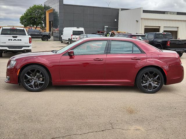 2022 Chrysler 300 Touring L