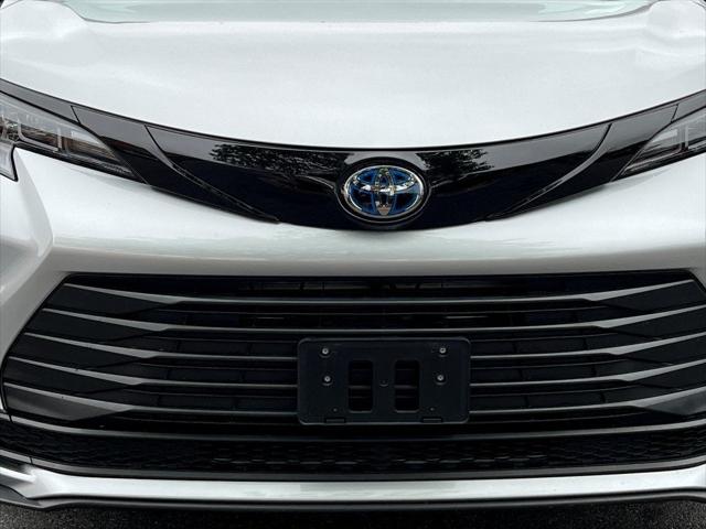 2024 Toyota Sienna LE