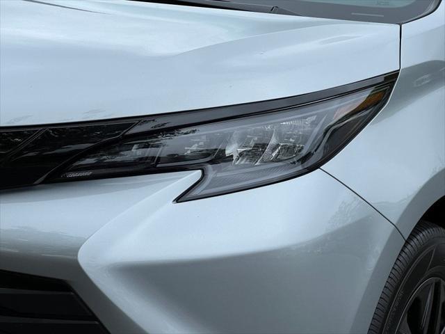 2024 Toyota Sienna LE