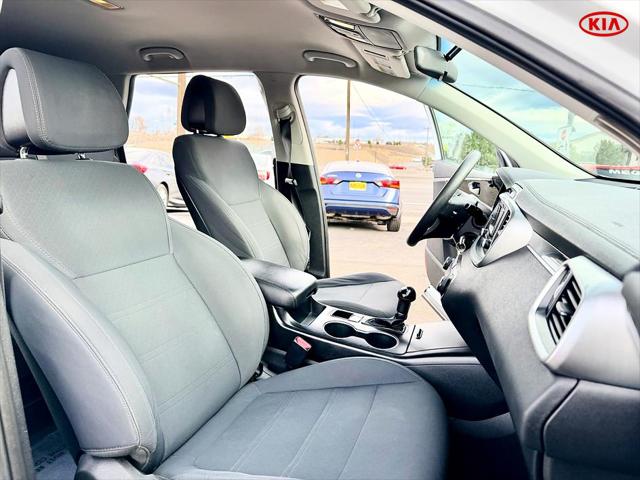 2016 Kia Sorento 3.3L LX