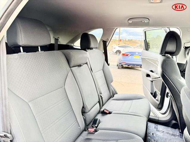 2016 Kia Sorento 3.3L LX