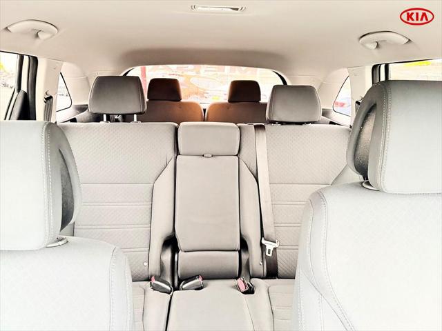2016 Kia Sorento 3.3L LX