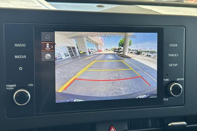 2024 Kia Sportage LX - Photo 23