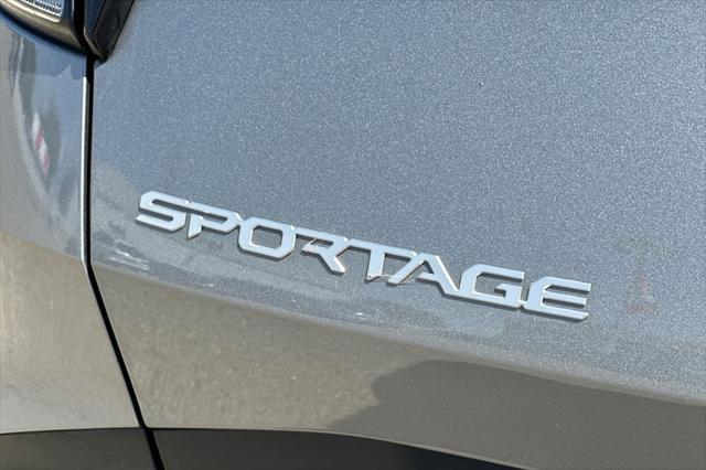 2024 Kia Sportage LX - Photo 30
