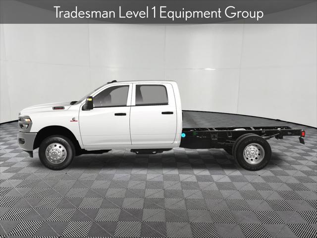 2025 RAM Ram 3500 Chassis Cab RAM 3500 TRADESMAN CREW CAB CHASSIS 4X2 60 CA