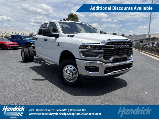 2025 RAM Ram 3500 Chassis Cab RAM 3500 TRADESMAN CREW CAB CHASSIS 4X4 60 CA