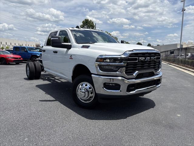 2025 RAM Ram 3500 Chassis Cab RAM 3500 TRADESMAN CREW CAB CHASSIS 4X4 60 CA
