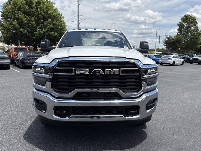 2025 RAM Ram 3500 Chassis Cab RAM 3500 TRADESMAN CREW CAB CHASSIS 4X4 60 CA