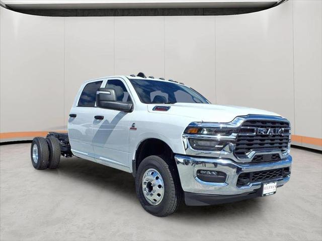 2025 RAM Ram 3500 Chassis Cab RAM 3500 TRADESMAN CREW CAB CHASSIS 4X4 60 CA