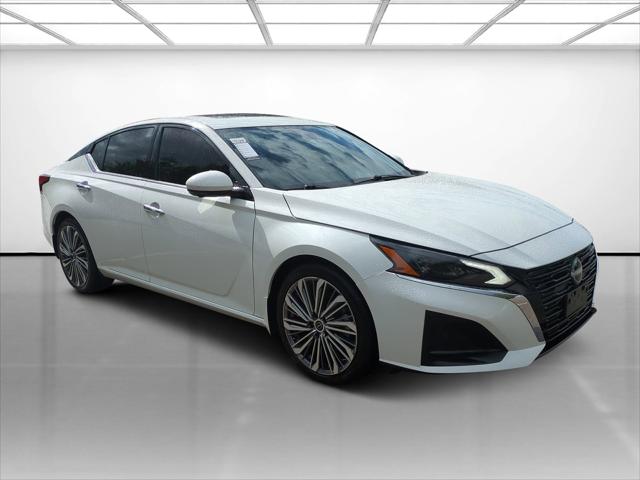 2023 Nissan Altima SL FWD
