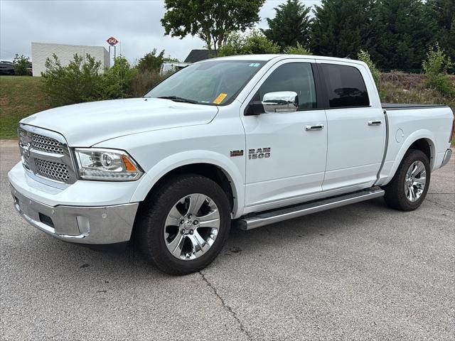 2017 RAM 1500 Laramie Crew Cab 4x4 57 Box