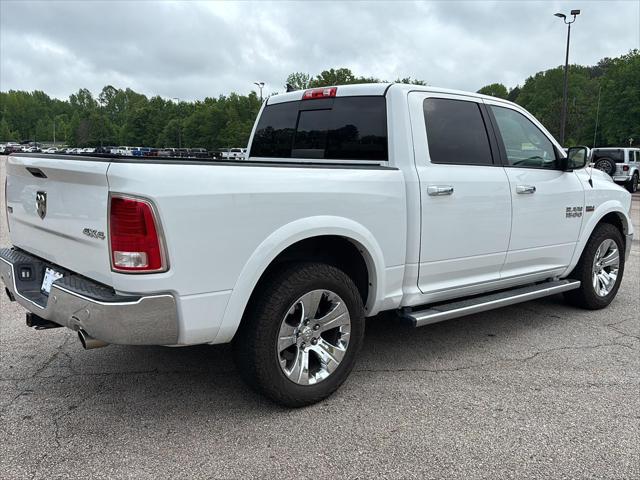 2017 RAM 1500 Laramie Crew Cab 4x4 57 Box