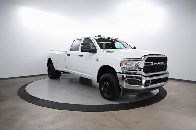 2024 RAM 3500 Tradesman Crew Cab 4x4 8 Box