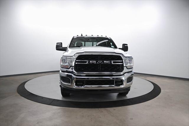2024 RAM 3500 Tradesman Crew Cab 4x4 8 Box