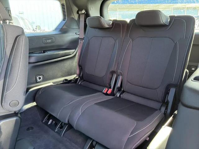 2025 Jeep Grand Cherokee L Laredo 4x4
