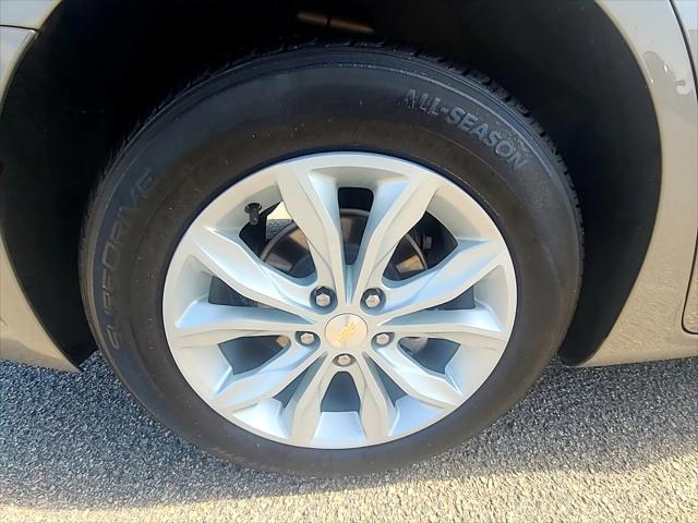 2022 Chevrolet Malibu FWD LT