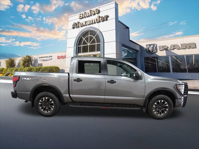 2024 Nissan TITAN Crew Cab PRO-4X 4x4