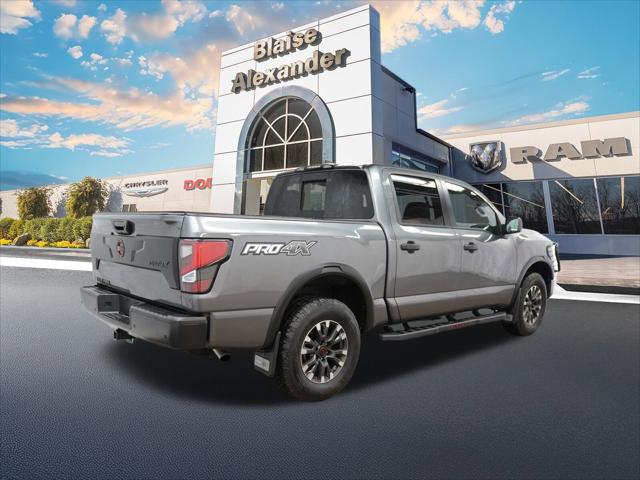 2024 Nissan TITAN Crew Cab PRO-4X 4x4