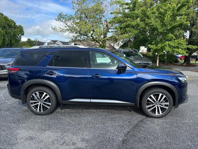 2024 Nissan Pathfinder Platinum FWD