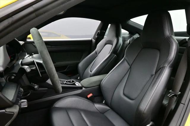 2024 Porsche 911 Carrera 4 GTS