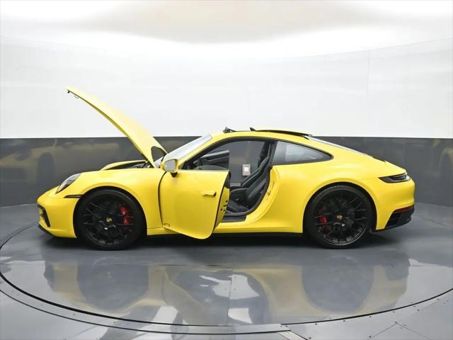 2024 Porsche 911 Carrera 4 GTS