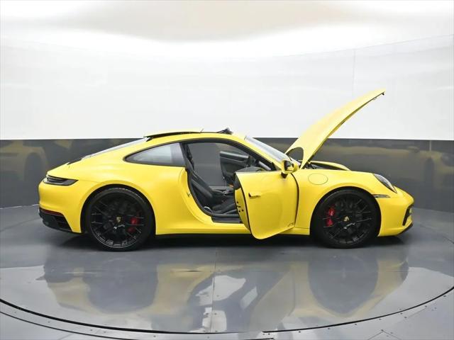2024 Porsche 911 Carrera 4 GTS
