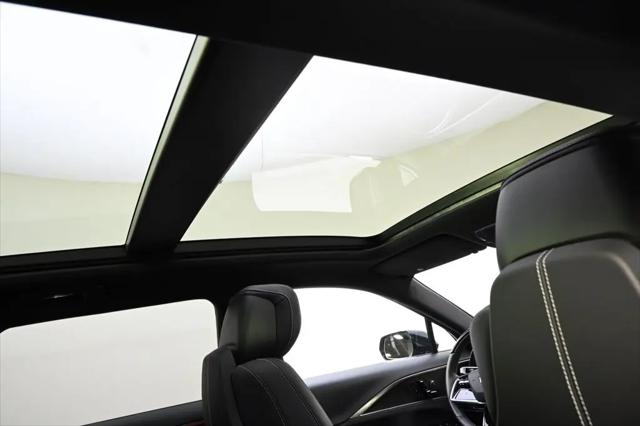 2025 Cadillac iQ Sport w/1SK