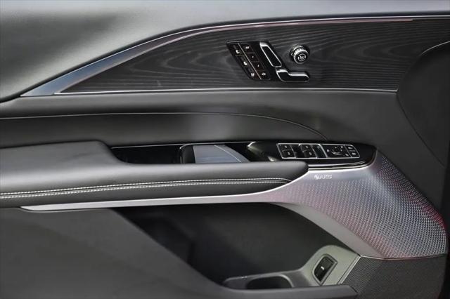 2025 Cadillac iQ Sport w/1SK