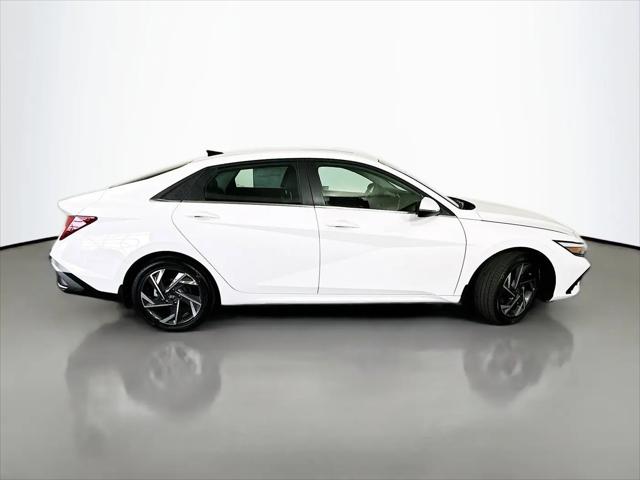 2025 Hyundai Elantra Hybrid Limited