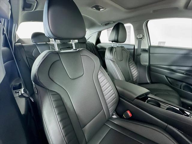 2025 Hyundai Elantra Hybrid Limited