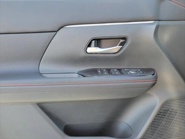 2025 Nissan Kicks SR Intelligent AWD