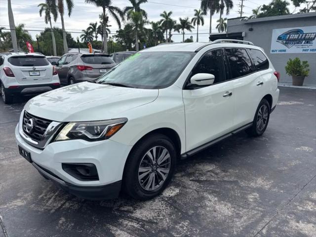 2017 Nissan Pathfinder SV