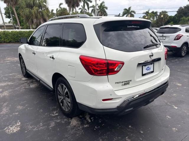 2017 Nissan Pathfinder SV