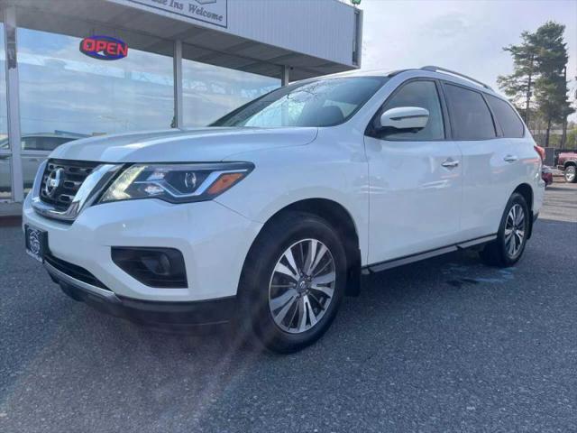 2017 Nissan Pathfinder SL