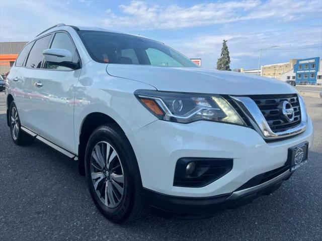 2017 Nissan Pathfinder SL