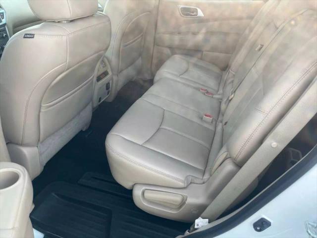 2017 Nissan Pathfinder SL