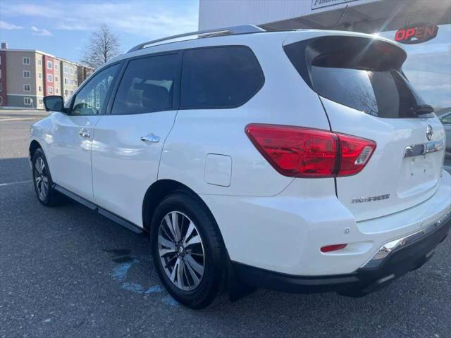 2017 Nissan Pathfinder SL